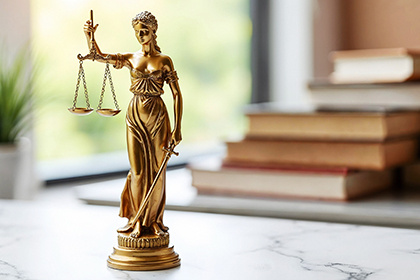 Истечение срока действия паспорта иностранного государства не свидетельствует об утрате гражданства