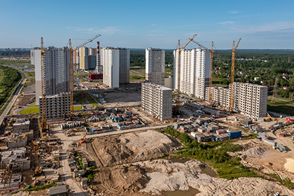Застройщик не вправе свободно распоряжаться землей в той части, в которой сформированы участки под МКД