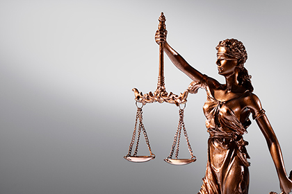 Кассация выявила нарушения при рассмотрении судом жалобы адвоката в порядке ст. 125 УПК