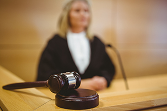 Почему адвокаты не становятся судьями?