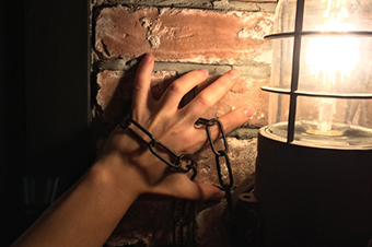 Пытки: законодательные барьеры и текущее правоприменение