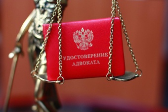 Отстаивать право на вознаграждение за защиту по назначению всеми законными способами