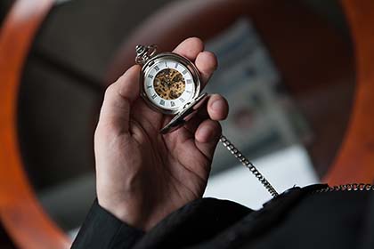 КЭС пояснила нюансы исчисления стажа юридической работы, необходимого для приобретения статуса адвоката