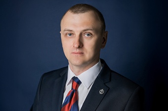 Мыслить неординарно, не поддаваться давлению оппонентов