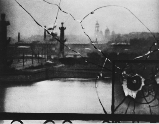 Окно Зимнего дворца, ноябрь 1917 г.