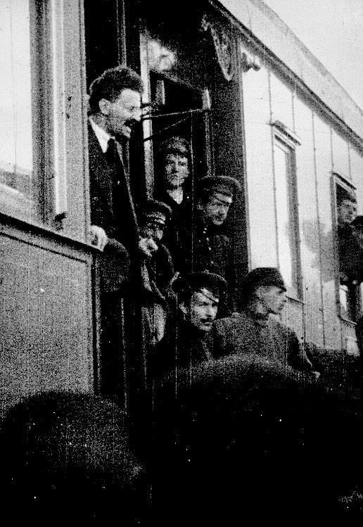 Прибытие Л.Д. Троцкого в Петроград в мае 1917 года.